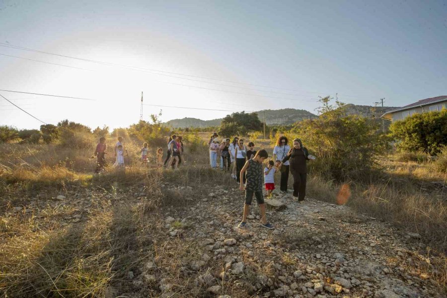 Mersin’de Anne Ve Çocuklar Doğayla İç İçe Kamp Yaptı