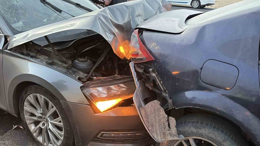 Aksaray’da Kum Fırtınası Zincirleme Kazaya Neden Oldu: 16 Yaralı