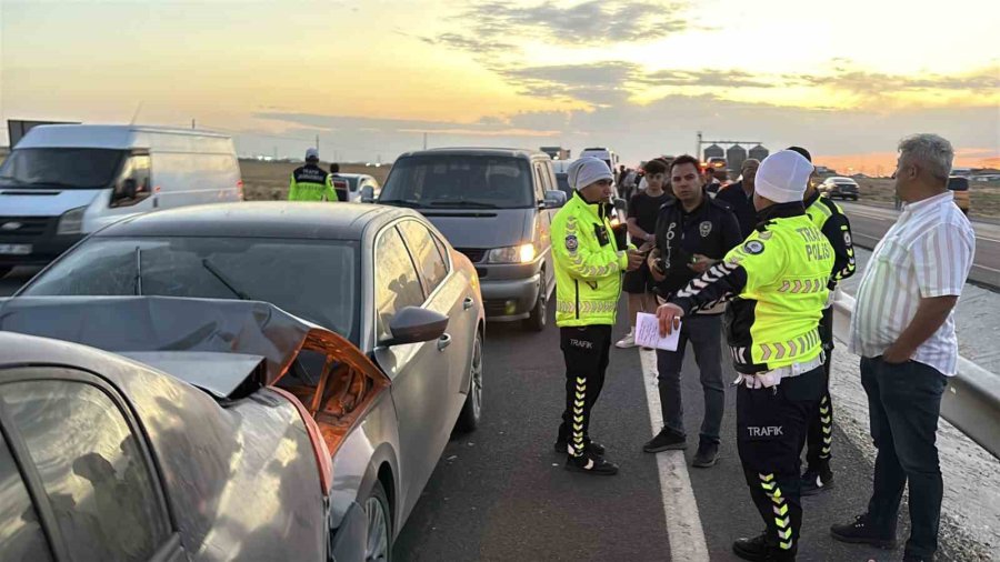 Aksaray’da Kum Fırtınası Zincirleme Kazaya Neden Oldu: 16 Yaralı