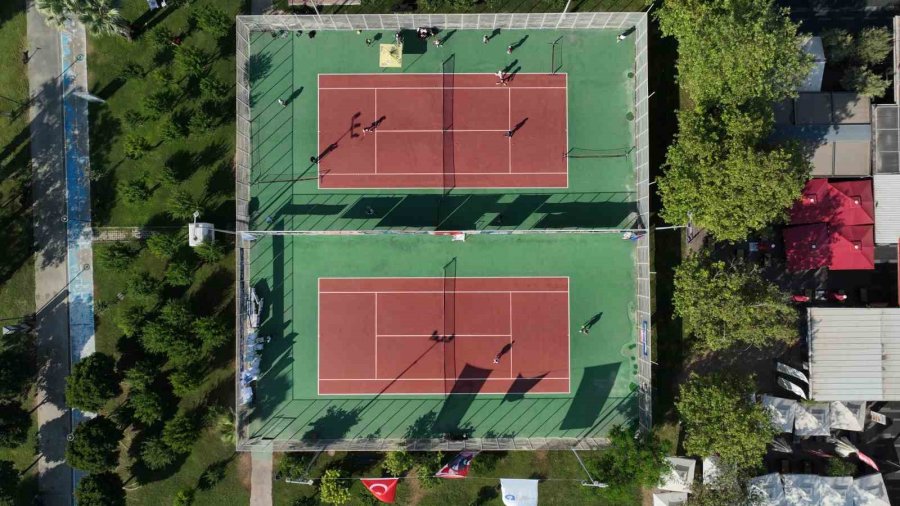 Beach Park’ta Tenis Keyfi
