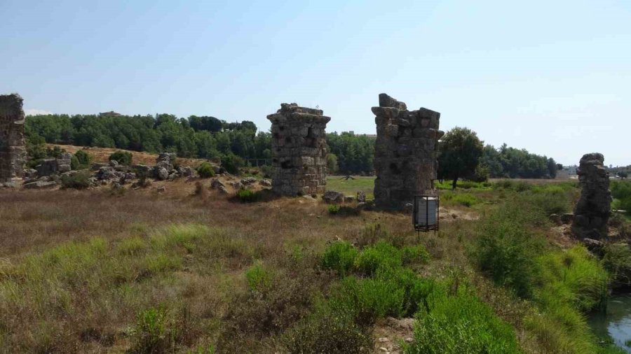 Tarihi Su Kemerleri Zamana Meydan Okuyamadı