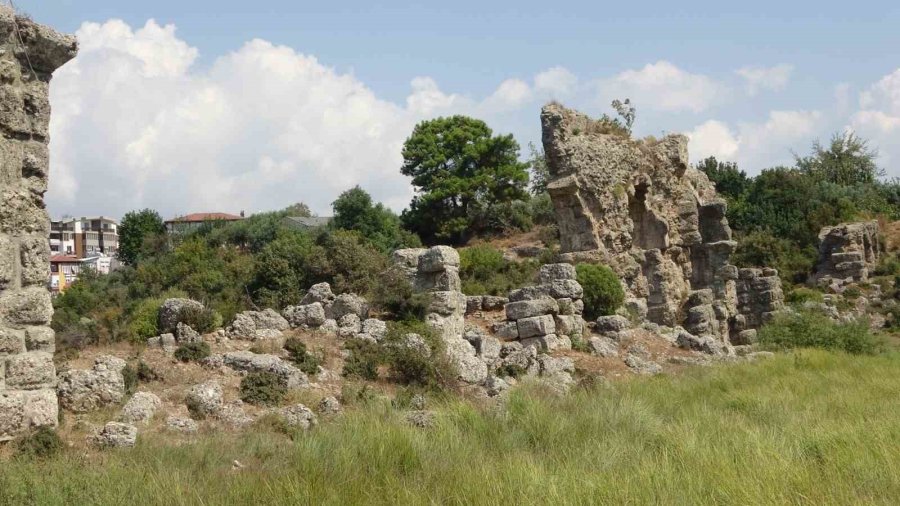 Tarihi Su Kemerleri Zamana Meydan Okuyamadı