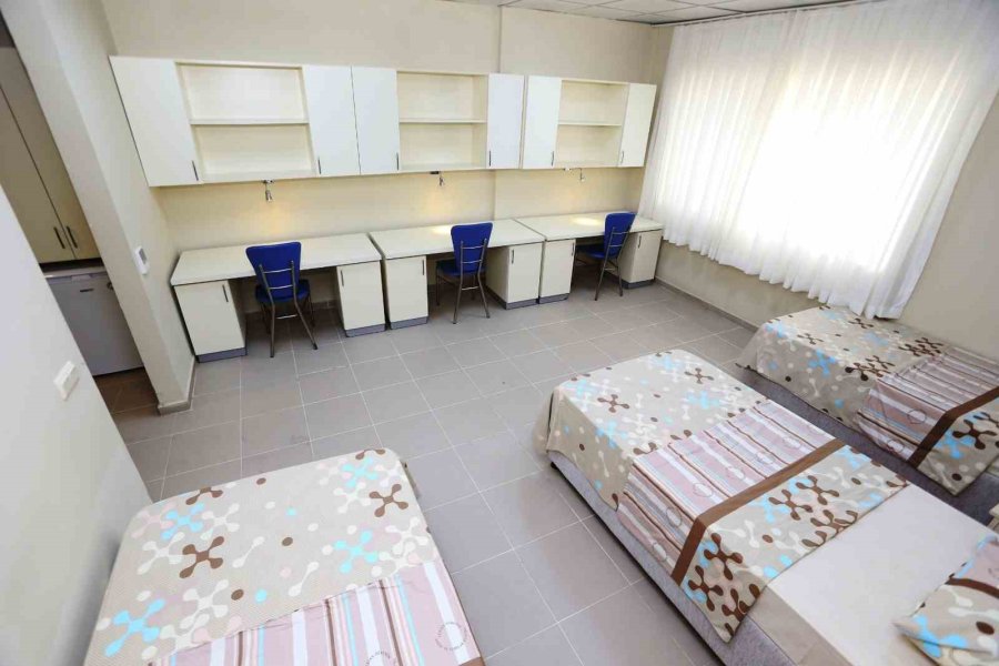 Mersin’de 10 Yurtta 16 Bin 407 Öğrencinin Barınma İhtiyacı Karşılanacak
