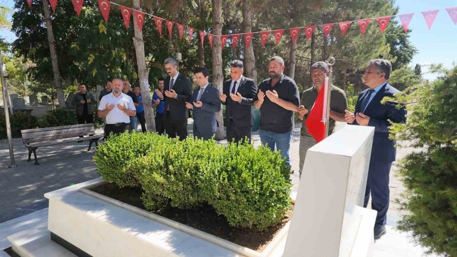 Başsavcı Tuncay’dan Şehit Ömer Halisdemir’in Kabrine Ziyaret