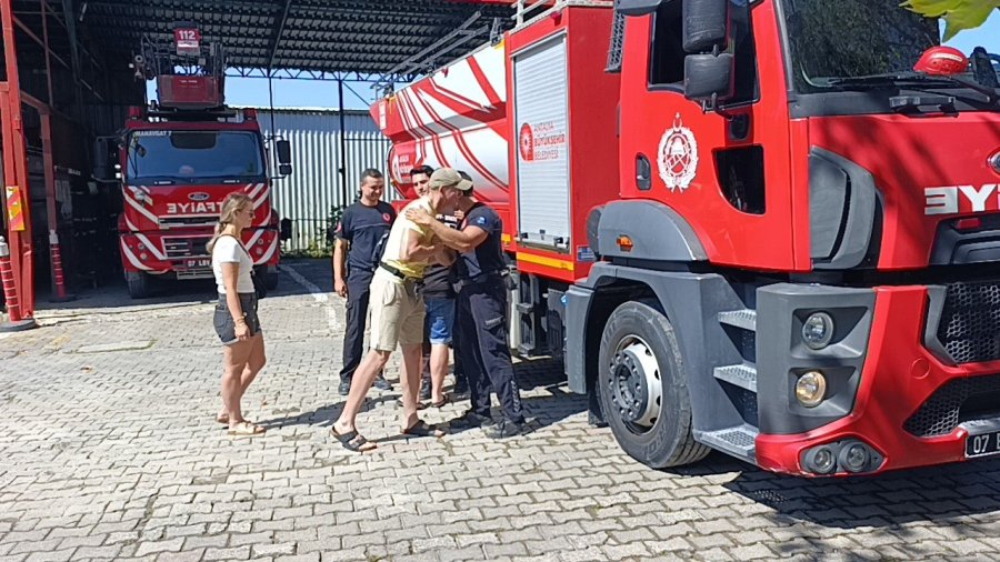 Alman İtfaiyeci, Türk Meslektaşlarının Yanına Uğramadan Ülkesine Dönmüyor