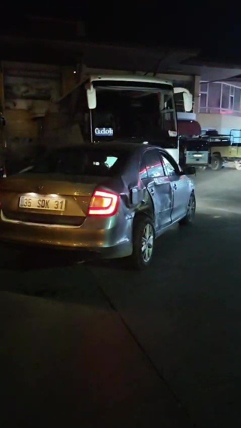 Yasak Olmasına Rağmen ’u’ Dönüşü Yapmak İsteyen Alkollü Sürücü Kaza Yaptı