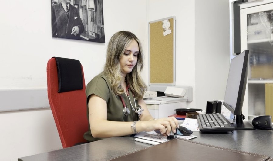 Anne Ve Babasının Görev Yaptığı Hastanede Doktor Oldu: "evde Prensesimiz, Hastanede Doktor Hanım"