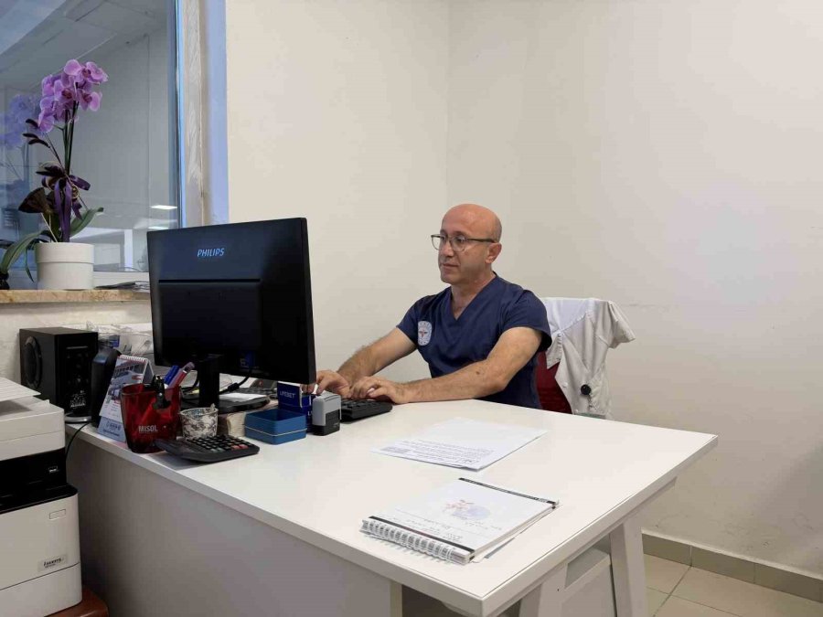 Anne Ve Babasının Görev Yaptığı Hastanede Doktor Oldu: "evde Prensesimiz, Hastanede Doktor Hanım"