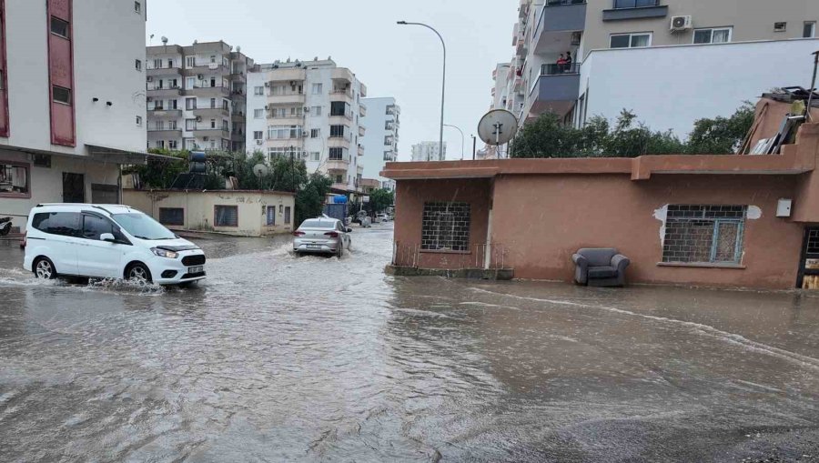 Mersin’de Sağanak: Su Taşkınları Yaşandı