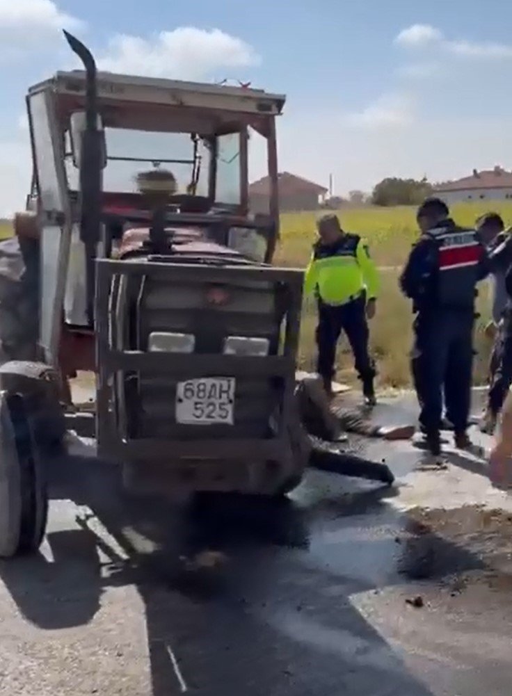 Aksaray’da Traktör İle Pikap Çarpıştı: 2 Yaralı