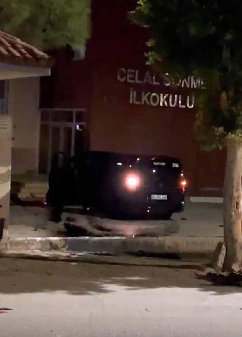 Aksu’da Facianın Eşiğinden Dönüldü: Araç Okul Bahçesine Sürüklendi