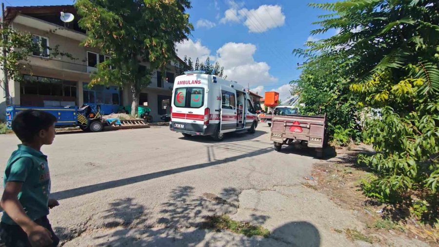 Yalvaç’ta Ev Yangını: 1 Kişi Dumandan Etkilendi