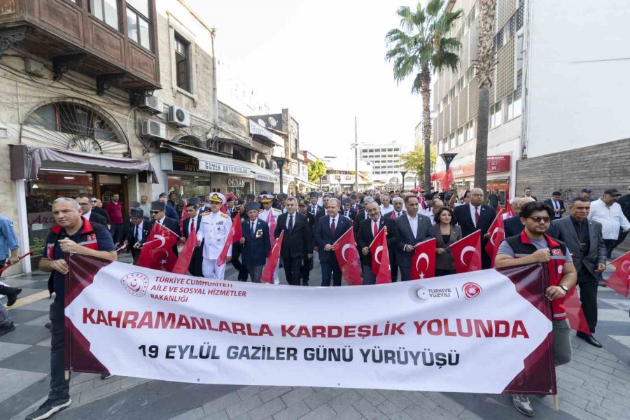 Mersin’de Gaziler Günü Tören Ve Etkinliklerle Anıldı