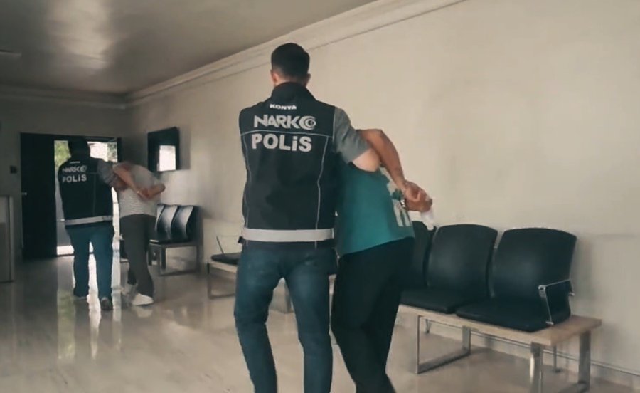 Konya’da Narko-mercek Operasyonu: 7 Kilo 50 Gram Hammaddeden 1 Ton 78 Kilo Bonzai Üretilebileceği Belirlendi