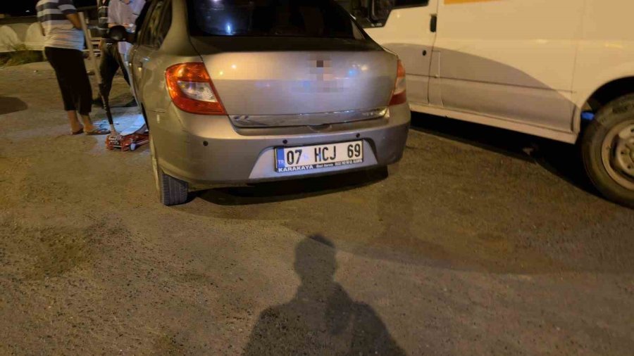 Antalya’da Panelvan Kontrolden Çıktı: 1 Yaralı