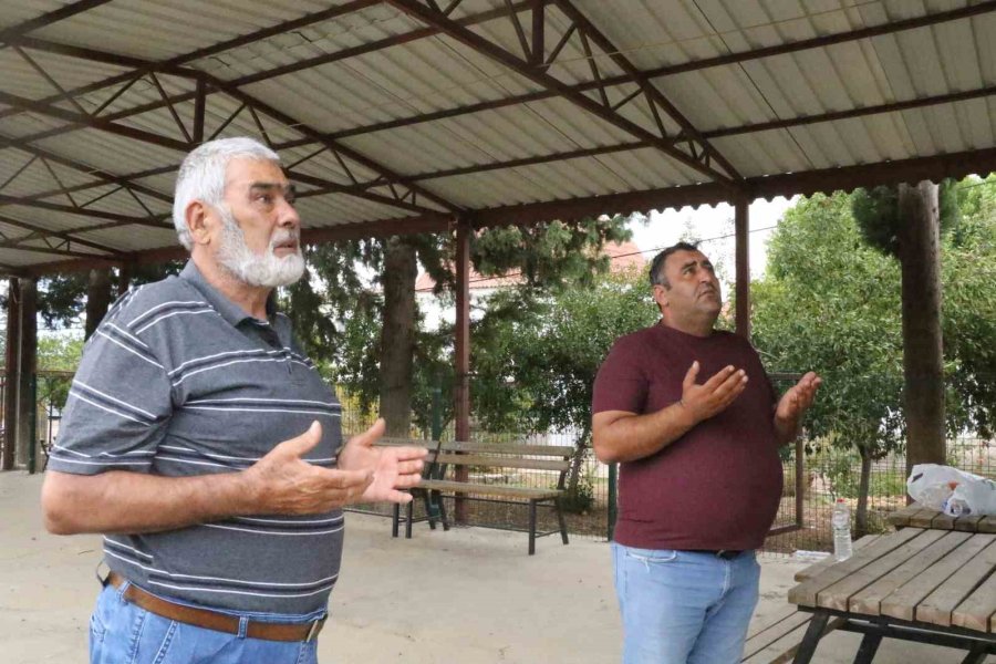 Bu Duvara Bakan "allah Rahmet Eylesin" Diyor