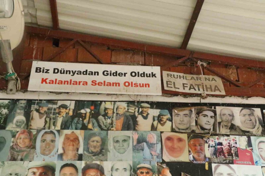 Bu Duvara Bakan "allah Rahmet Eylesin" Diyor