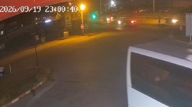 Manavgat’ta Motorlu Bisiklet İle Otomobil Çarpıştı: 1 Yaralı