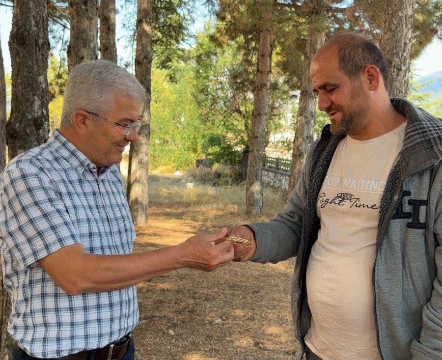 Üç Bilezik, Beş Ay Ve Yürekleri Isıtan İnsanlık Hikayesi