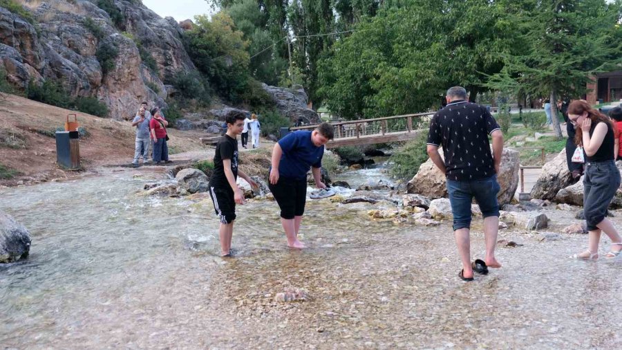 3 Bin Yıllık İvriz Kaya Anıtı Ziyaretçilerini Ağırlıyor