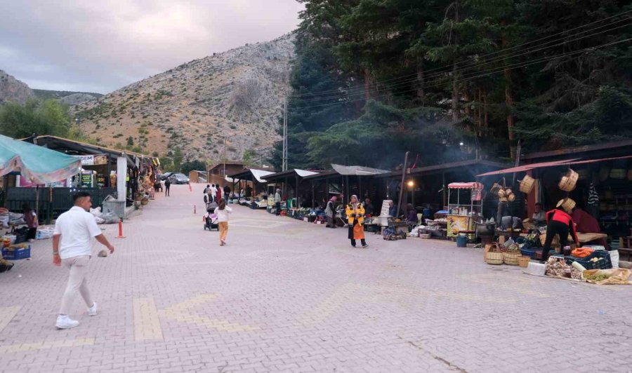 3 Bin Yıllık İvriz Kaya Anıtı Ziyaretçilerini Ağırlıyor