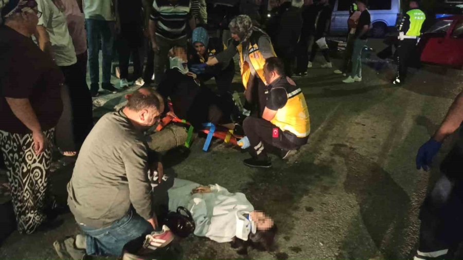 Otomobil İle Motosiklet Çarpıştı: 3 Yaralı