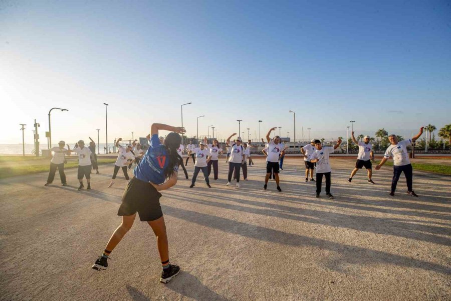 Mersinli Muhtarlar Sabah Sporunda Buluştu