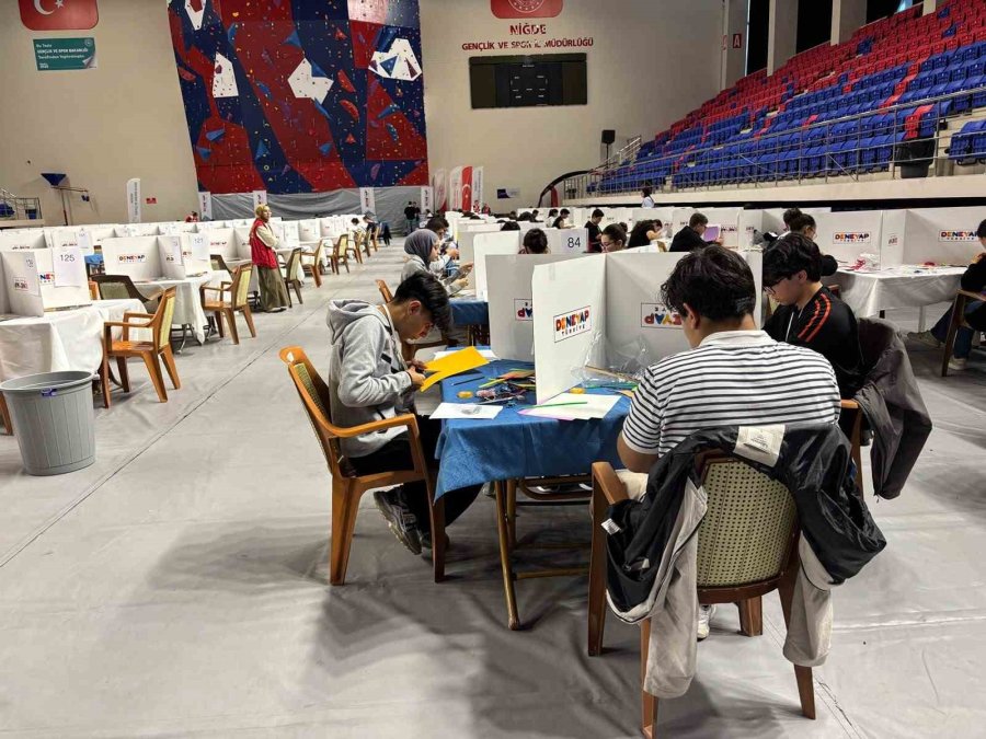 Niğde’de Öğrenciler Deneyap Atölyesi İçin Ter Döktü