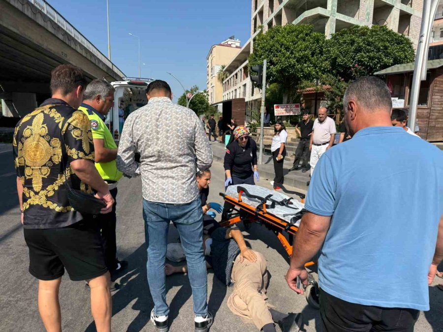 Sedye Üzerindeyken Telefonla Yakınlarına Mesaj Atarak Kaza Yaptığını Haber Verdi