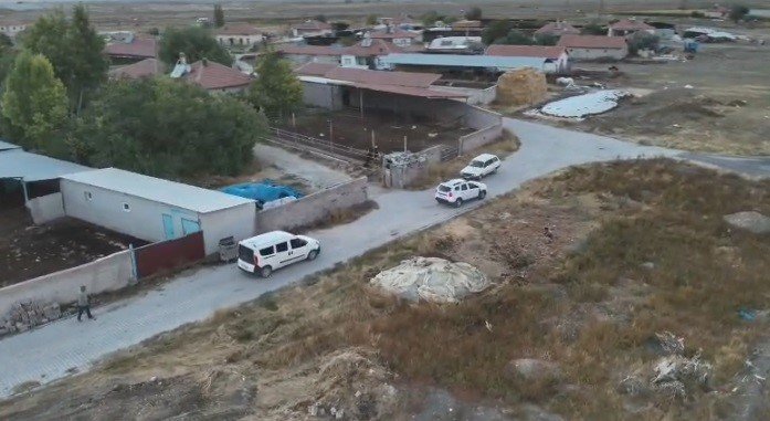 Depo Görünümlü Alana Kenevir Eken Şüpheli Yakalandı