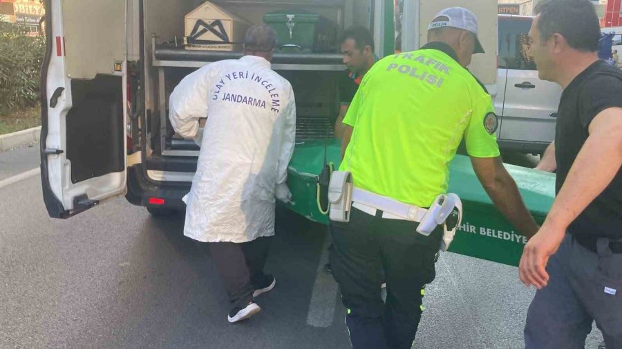 Tırla Çarpışan Motosiklet Ardından Kamyonete Çarptı: 1 Ölü, 1 Yaralı