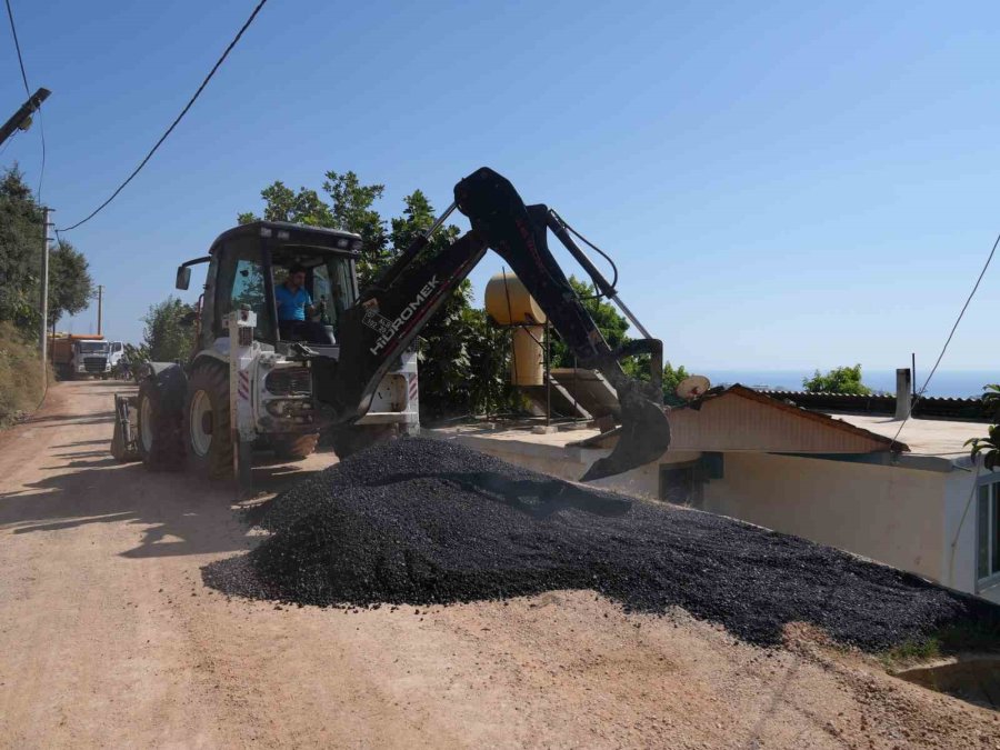 Alanya’da 2.5 Kilometrelik Sıcak Asfalt Çalışması Tamamlanıyor