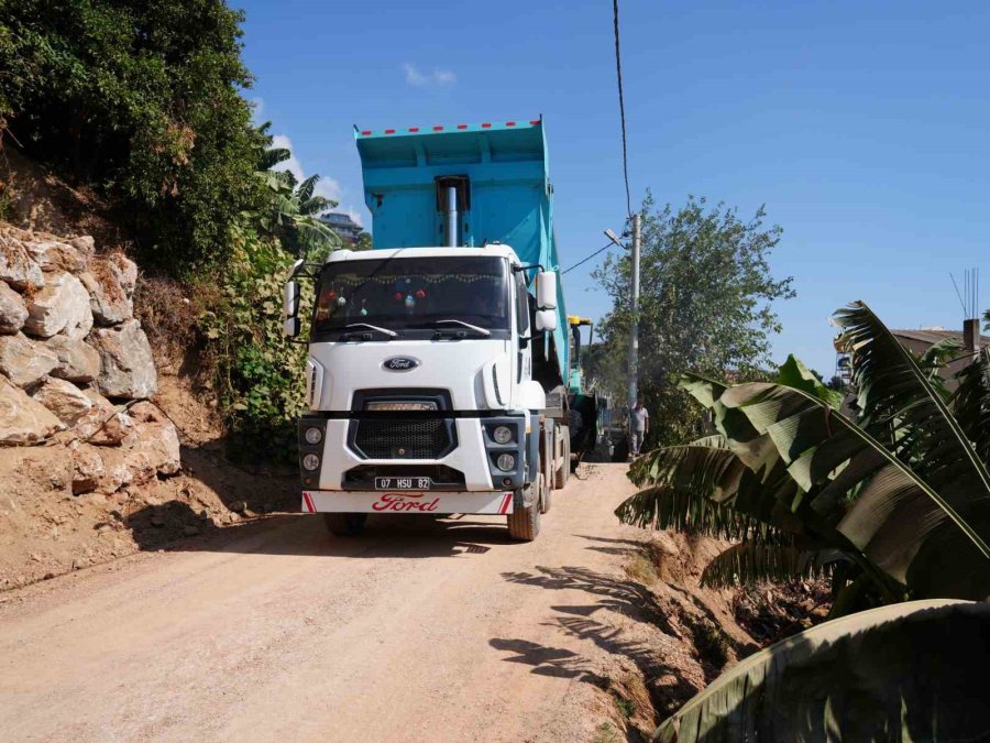 Alanya’da 2.5 Kilometrelik Sıcak Asfalt Çalışması Tamamlanıyor