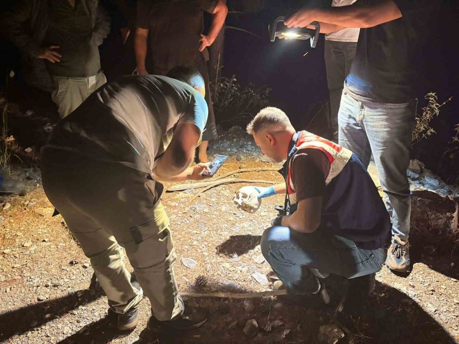 Mevlide Gitmek İçin Çıkıp 15 Aydır Kayıp Olarak Aranan Yaşlı Adam Olayında Kafatasından Sonra Takma Diş Detayı