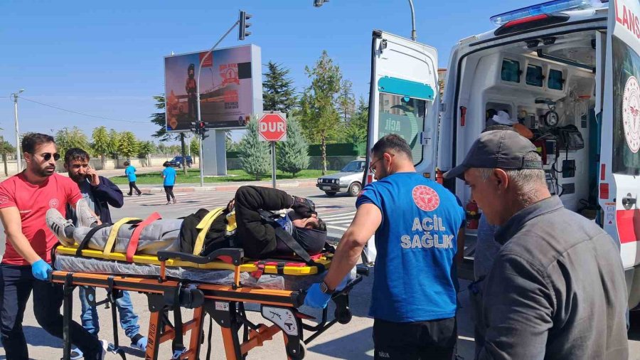 Karaman’da Patates Yüklü Kamyonetle Motokurye Çarpıştı: 1 Yaralı