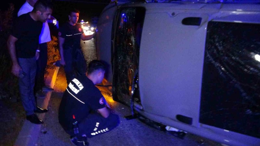 Kırmızı Işık İhlali Kazaya Neden Oldu: 2’si Turist 3 Yaralı