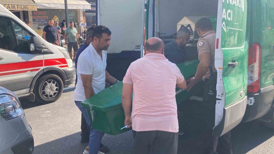 Tankerin Çarptığı Yaya Hayatını Kaybetti