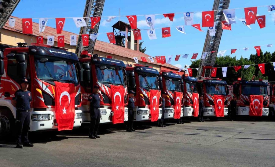 Antalya İtfaiyesi Araç Filosunu Güçlendirdi: 24 Yeni İtfaiye Aracı Sahada