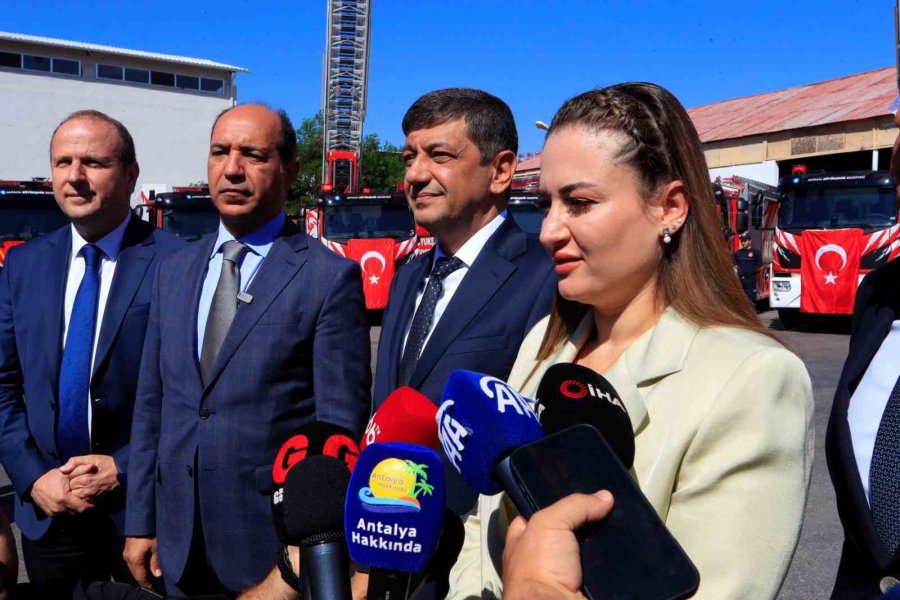 Antalya İtfaiyesi Araç Filosunu Güçlendirdi: 24 Yeni İtfaiye Aracı Sahada