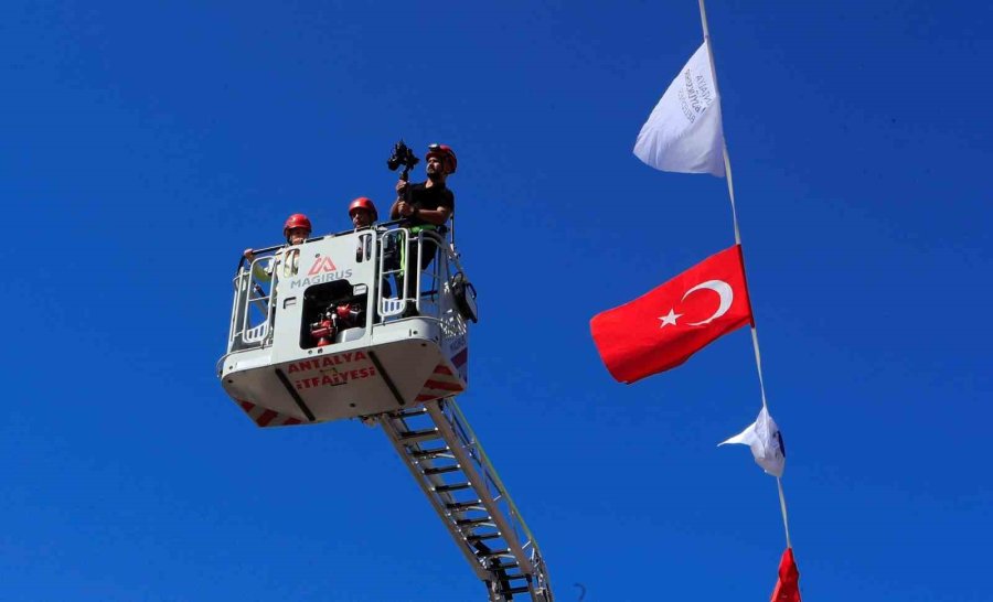 Antalya İtfaiyesi Araç Filosunu Güçlendirdi: 24 Yeni İtfaiye Aracı Sahada