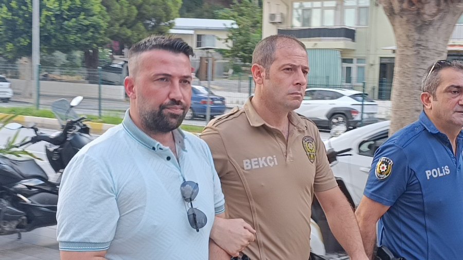 Cinayetten Aranan Şahıs Ölen Kişiye Ait Ehliyetle Otel Servis Şoförlüğü Yaparken Yakalandı