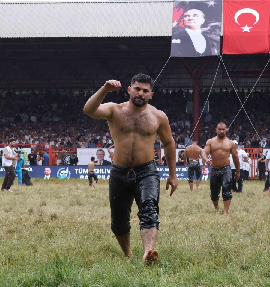 Antalya Büyükşehir Belediyesi’nin, 21 Pehlivanı Cumhurbaşkanlığı Kupası İçin Er Meydanında