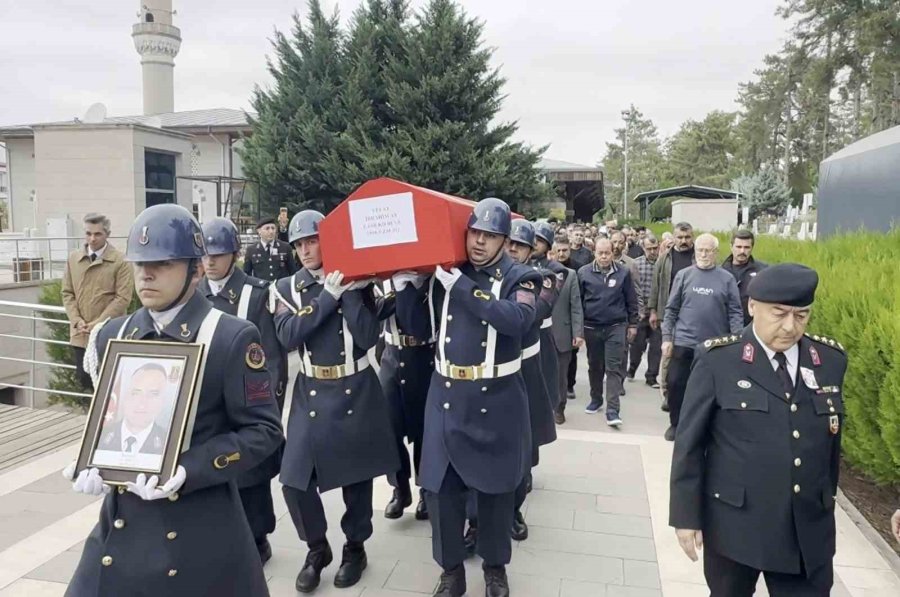 Spor Yaparken Kalp Krizi Geçiren Başçavuş Aksaray’da Defnedildi
