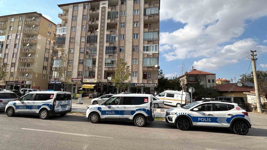Aksaray’da 5. Kattan Düşen Adam Ağır Yaralandı