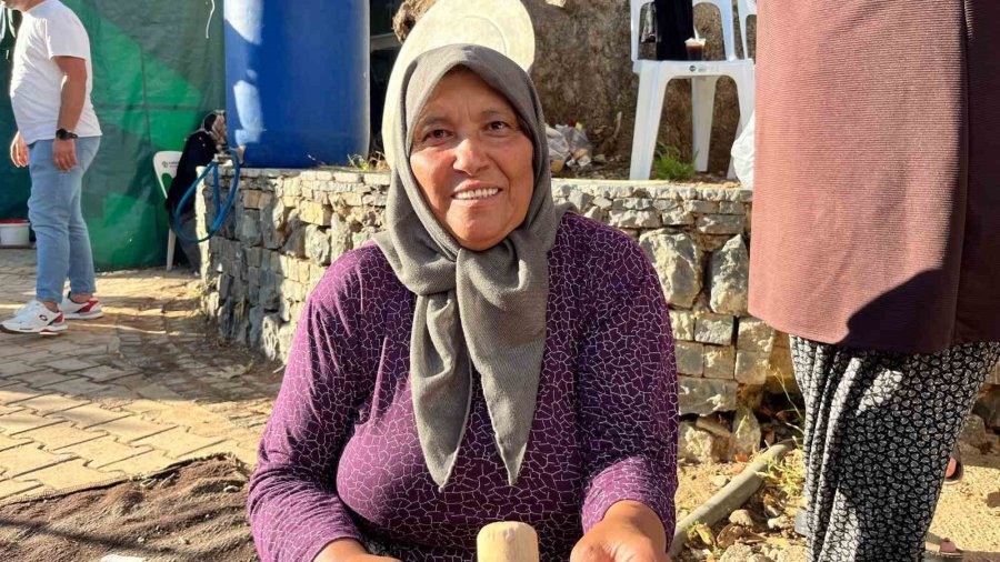 Alanya’da "en Ağır Keçiboynuzu" Yarışması Renkli Anlara Sahne Oldu