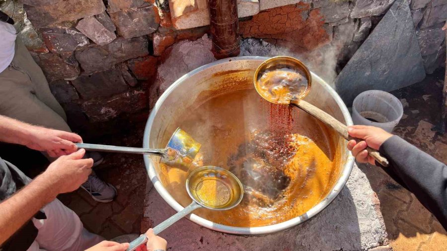 Alanya’da "en Ağır Keçiboynuzu" Yarışması Renkli Anlara Sahne Oldu