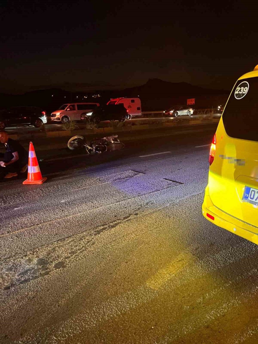 Otomobil İle Çarpışan Motosikletteki Sera İşçisi Hayatını Kaybetti