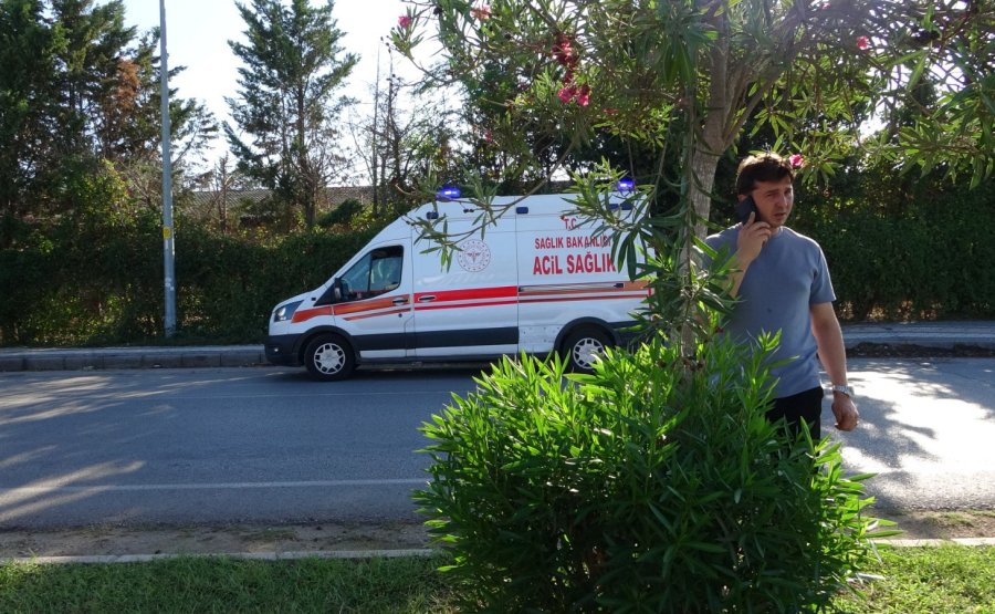 Antalya’da Otomobiller Çarpıştı: 1 Yaralı