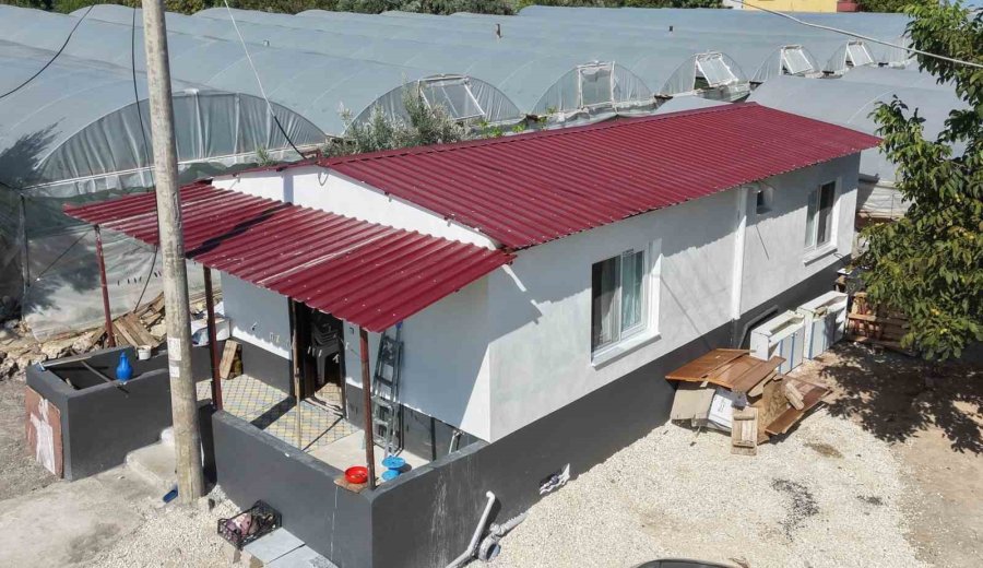 Mutluluğun Fotoğrafı: Ömrü Çatmada Geçti, 69 Yaşında Evi Oldu