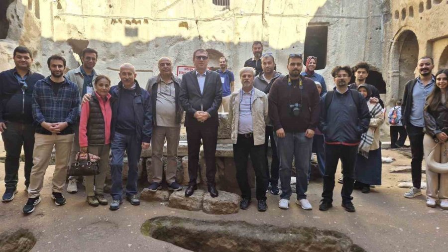 35 Akademisyen Gümüşler Manastırı’nı Ziyaret Etti